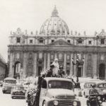 Une statue de la Vierge des Pauvres  à la Basilique Saint Pierre  pour la journée mondiale des Pauvres  le 17 novembre 2019